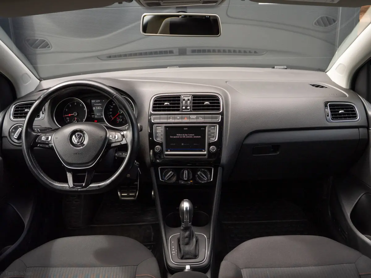 1.2 TSI Comfortline Business R AUTOMAAT I 2de eig. I R-line I Navi I Carplay I PDC I Cruise I NL-auto I 17" I Trekhaak I