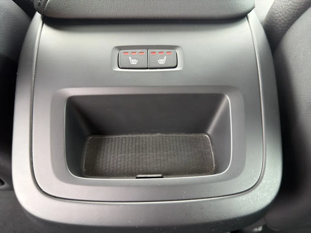 2.0 B3 Essential Leder interieur | Parkeercamera | Comfortstoelen | Rijstrooksensor met correctie |