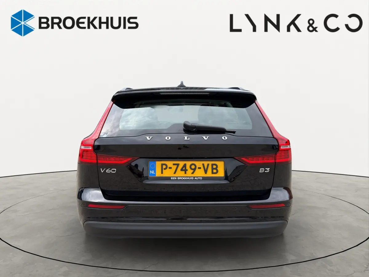 2.0 B3 Essential Leder interieur | Parkeercamera | Comfortstoelen | Rijstrooksensor met correctie |