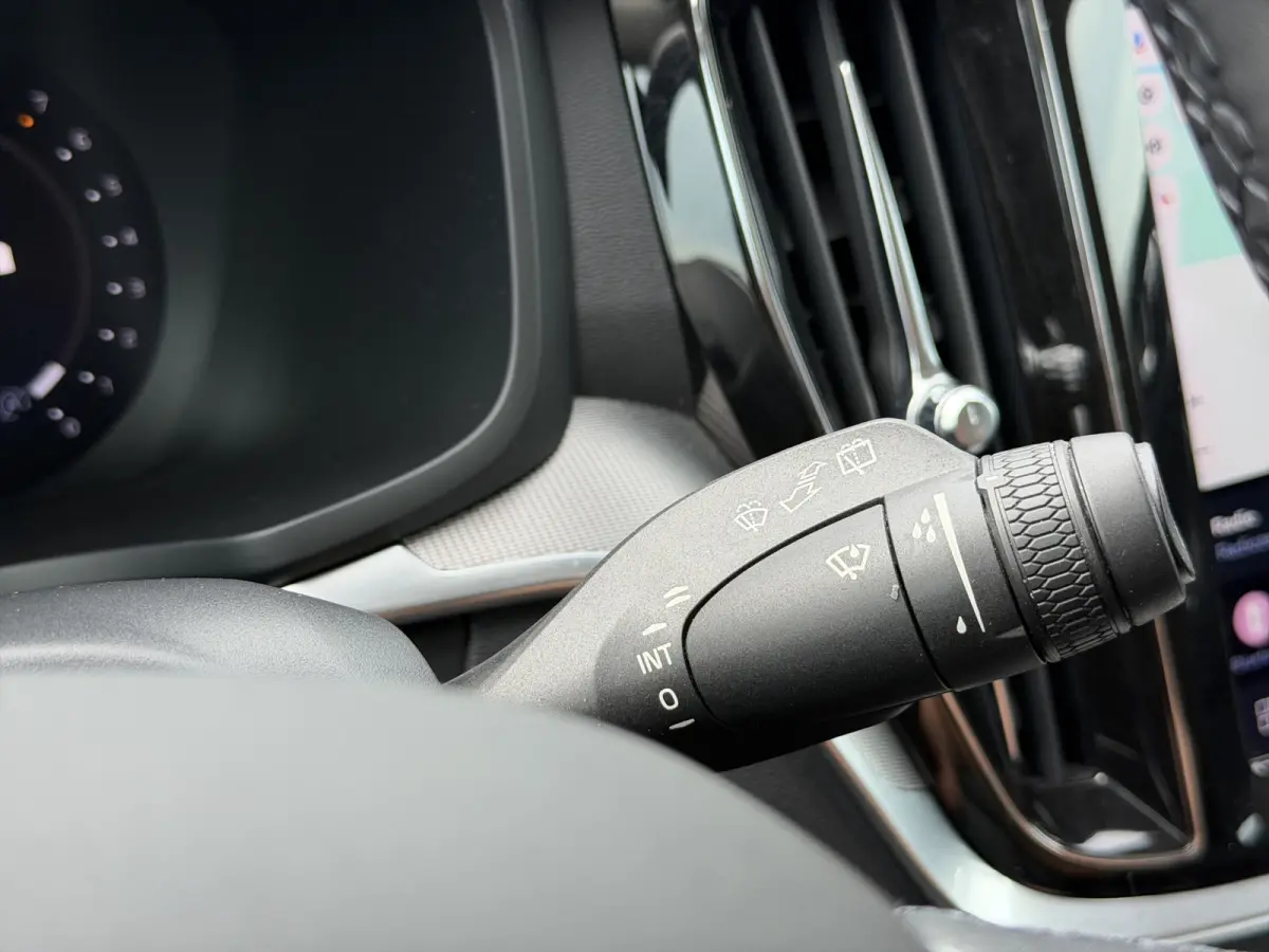 2.0 B3 Essential Leder interieur | Parkeercamera | Comfortstoelen | Rijstrooksensor met correctie |