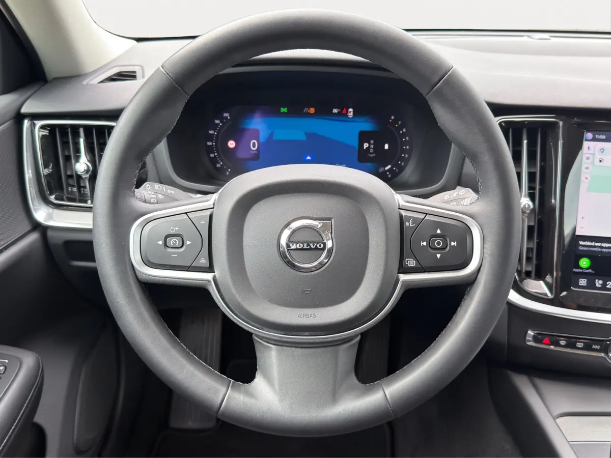 2.0 B3 Essential Leder interieur | Parkeercamera | Comfortstoelen | Rijstrooksensor met correctie |