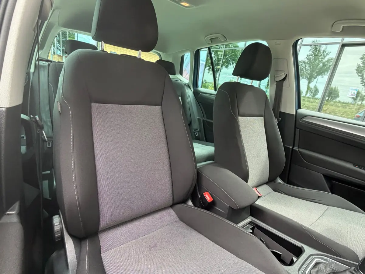 1.4 TSI Business Edition Automaat - Pacific Blue - Adaptive Cruise/Clima - Dealeronderhouden