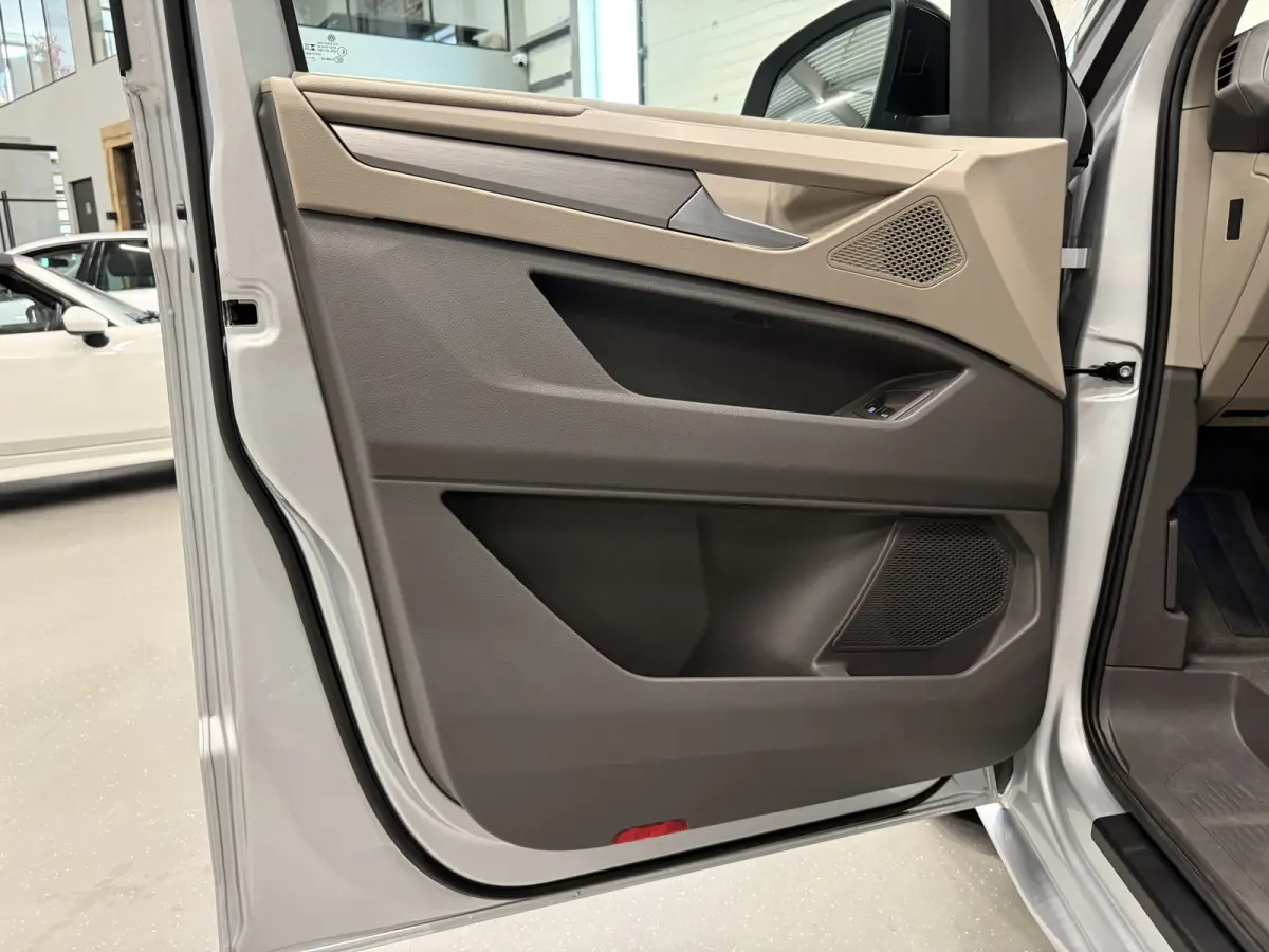 1.4 eHybrid Life 7p. TREKHAAK/ACC/ELECTR.SCHUIFDEUREN/SOH 92%/CAMERA/17"/CARPLAY/STOEL+STUURVERW/ELECTR.A.KLEP/PRIVACY/REFLEXSILBER/VOLLEDIG VW DEALER HISTORIE