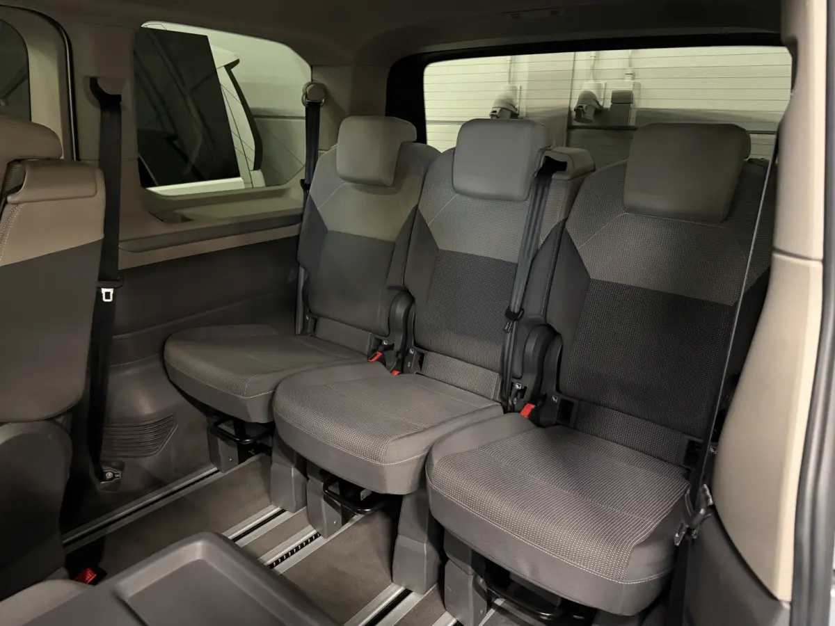 1.4 eHybrid Life 7p. TREKHAAK/ACC/ELECTR.SCHUIFDEUREN/SOH 92%/CAMERA/17"/CARPLAY/STOEL+STUURVERW/ELECTR.A.KLEP/PRIVACY/REFLEXSILBER/VOLLEDIG VW DEALER HISTORIE