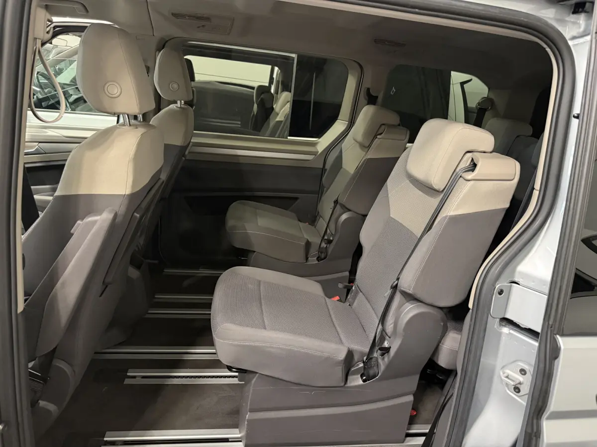1.4 eHybrid Life 7p. TREKHAAK/ACC/ELECTR.SCHUIFDEUREN/SOH 92%/CAMERA/17"/CARPLAY/STOEL+STUURVERW/ELECTR.A.KLEP/PRIVACY/REFLEXSILBER/VOLLEDIG VW DEALER HISTORIE