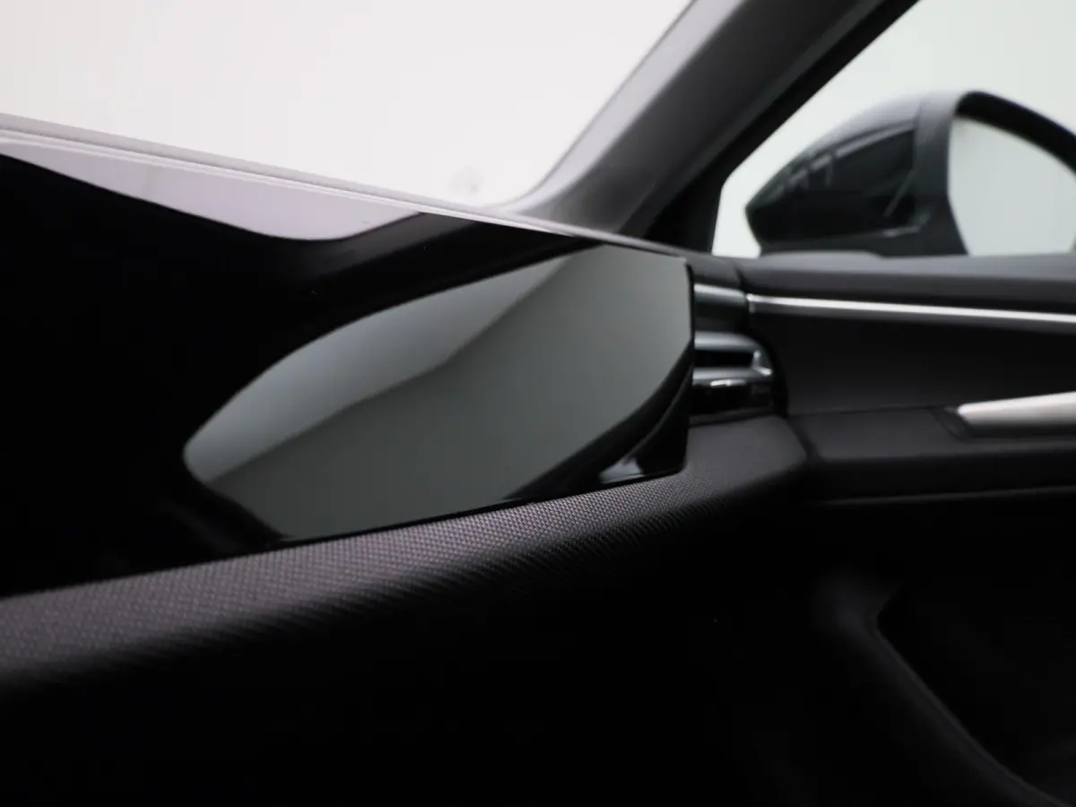 Avant 2.0 quattro S edition 299 PK | Adaptive cruise control | Achteruitrijcamera | Climate control | Smartphone interface | Privacy glas | Elekt. verstelbare voorstoelen | Stoelverwarming |