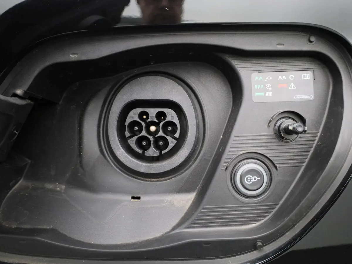 Avant 2.0 quattro S edition 299 PK | Adaptive cruise control | Achteruitrijcamera | Climate control | Smartphone interface | Privacy glas | Elekt. verstelbare voorstoelen | Stoelverwarming |