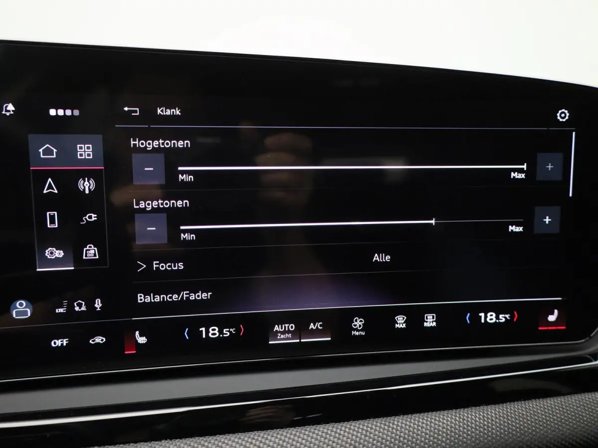 Avant 2.0 quattro S edition 299 PK | Adaptive cruise control | Achteruitrijcamera | Climate control | Smartphone interface | Privacy glas | Elekt. verstelbare voorstoelen | Stoelverwarming |