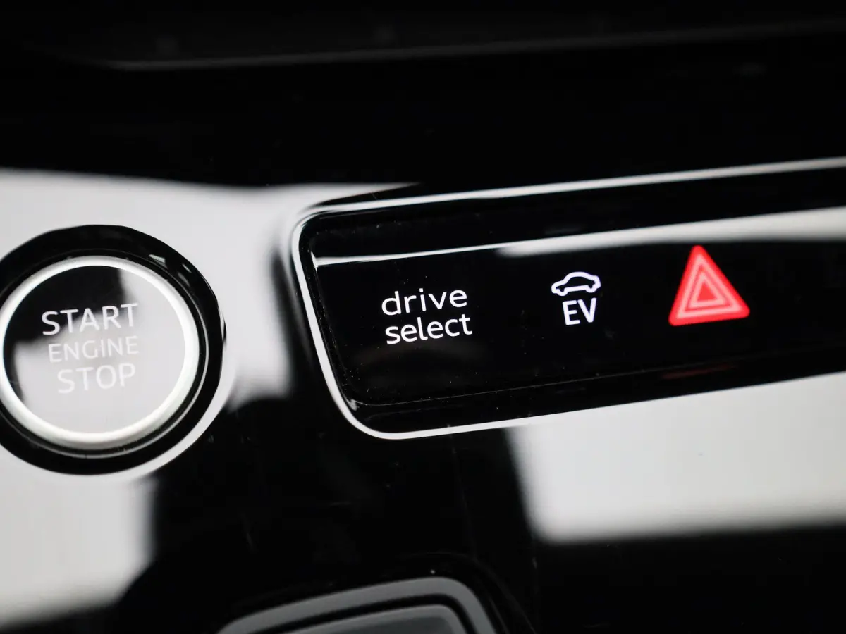 Avant 2.0 quattro S edition 299 PK | Adaptive cruise control | Achteruitrijcamera | Climate control | Smartphone interface | Privacy glas | Elekt. verstelbare voorstoelen | Stoelverwarming |