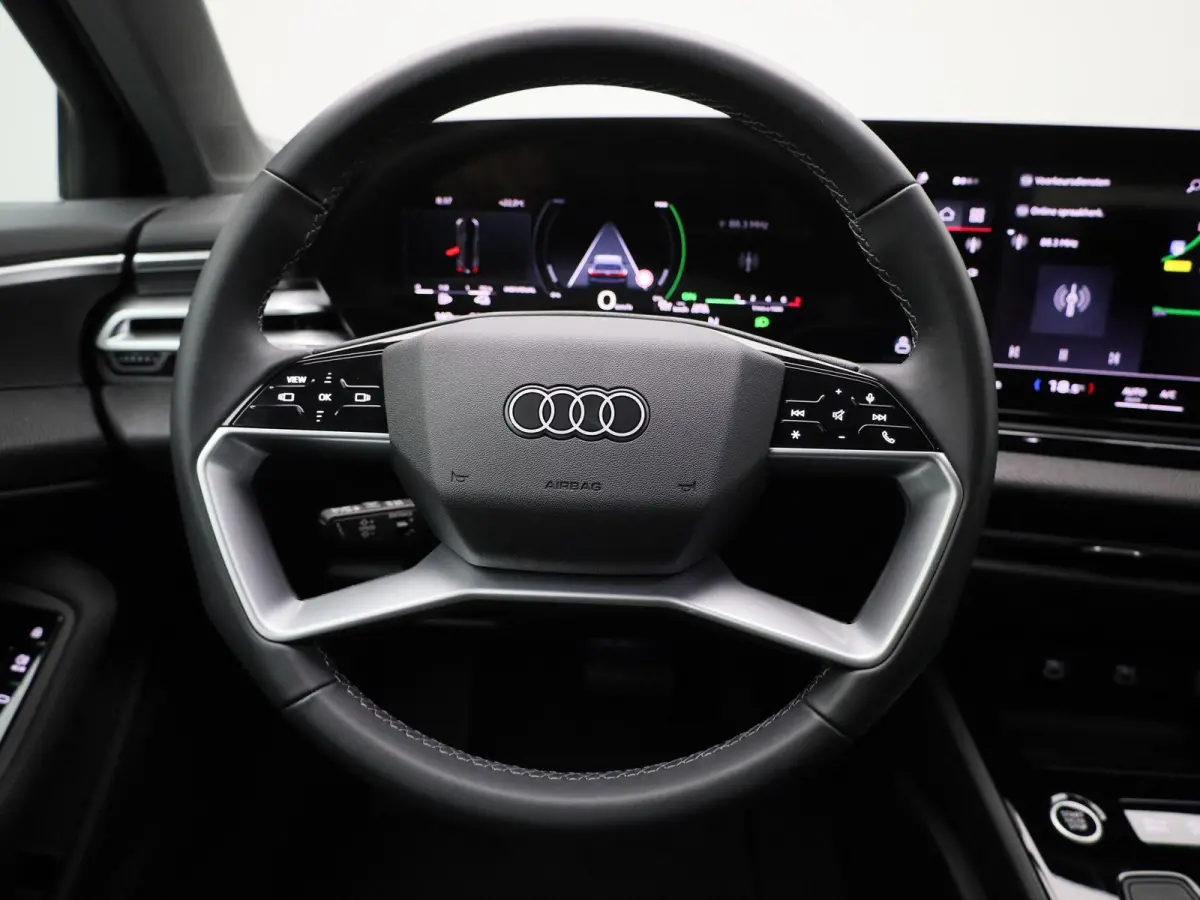 Avant 2.0 quattro S edition 299 PK | Adaptive cruise control | Achteruitrijcamera | Climate control | Smartphone interface | Privacy glas | Elekt. verstelbare voorstoelen | Stoelverwarming |