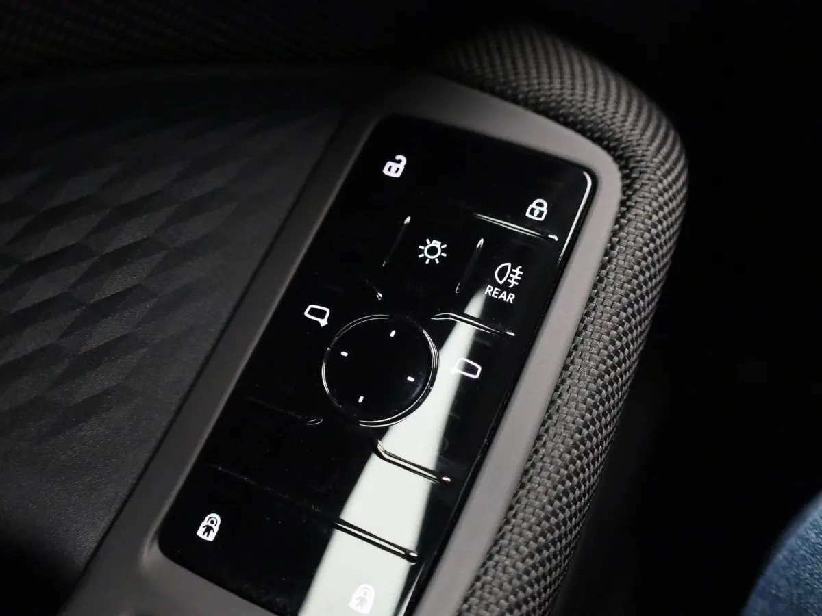 Avant 2.0 quattro S edition 299 PK | Adaptive cruise control | Achteruitrijcamera | Climate control | Smartphone interface | Privacy glas | Elekt. verstelbare voorstoelen | Stoelverwarming |