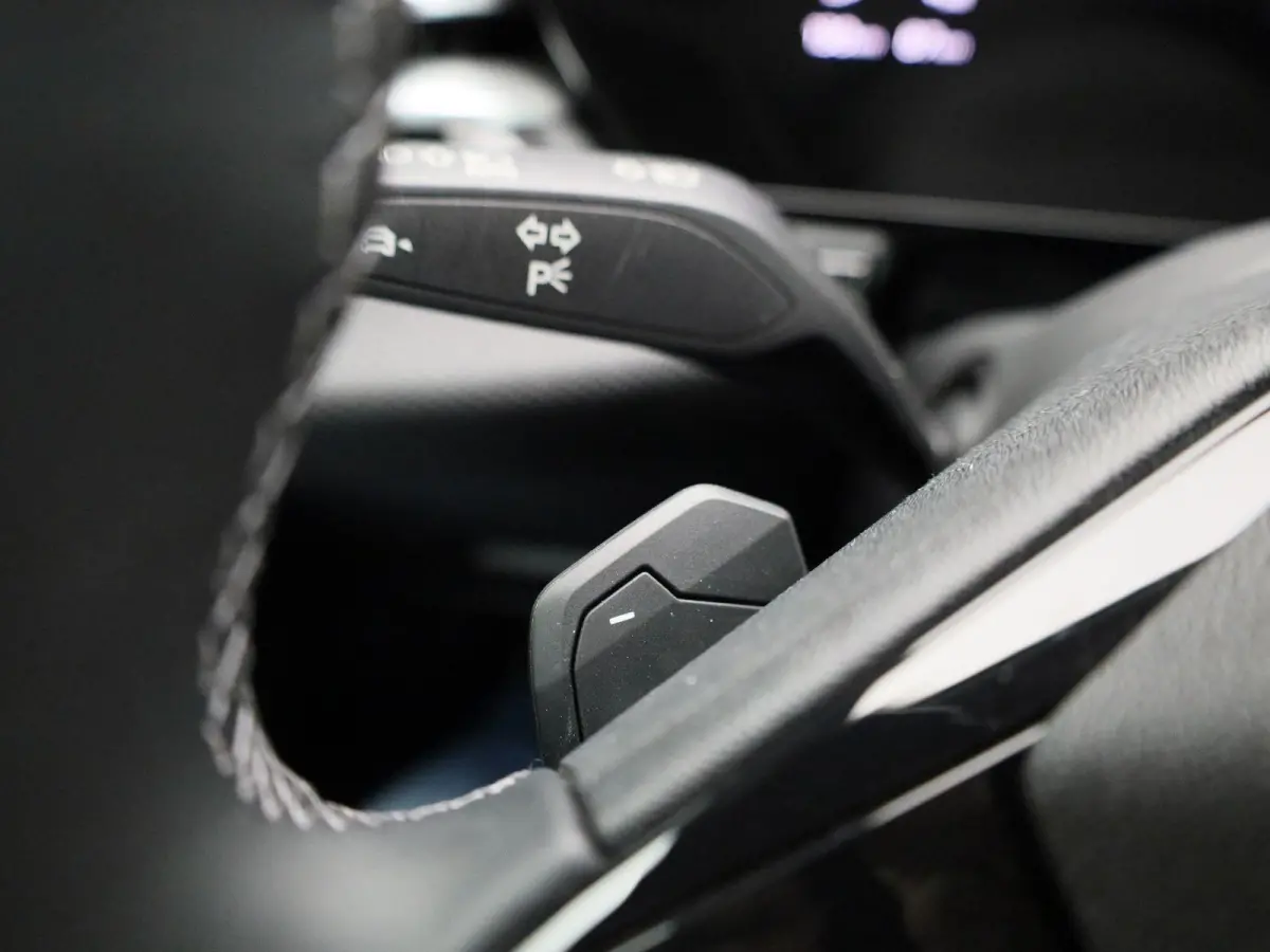 Avant 2.0 quattro S edition 299 PK | Adaptive cruise control | Achteruitrijcamera | Climate control | Smartphone interface | Privacy glas | Elekt. verstelbare voorstoelen | Stoelverwarming |
