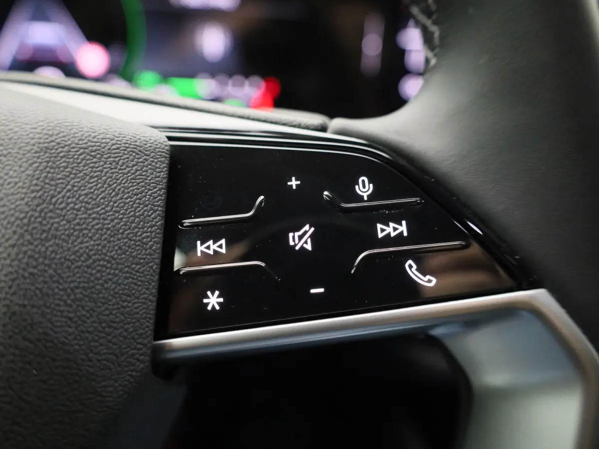 Avant 2.0 quattro S edition 299 PK | Adaptive cruise control | Achteruitrijcamera | Climate control | Smartphone interface | Privacy glas | Elekt. verstelbare voorstoelen | Stoelverwarming |
