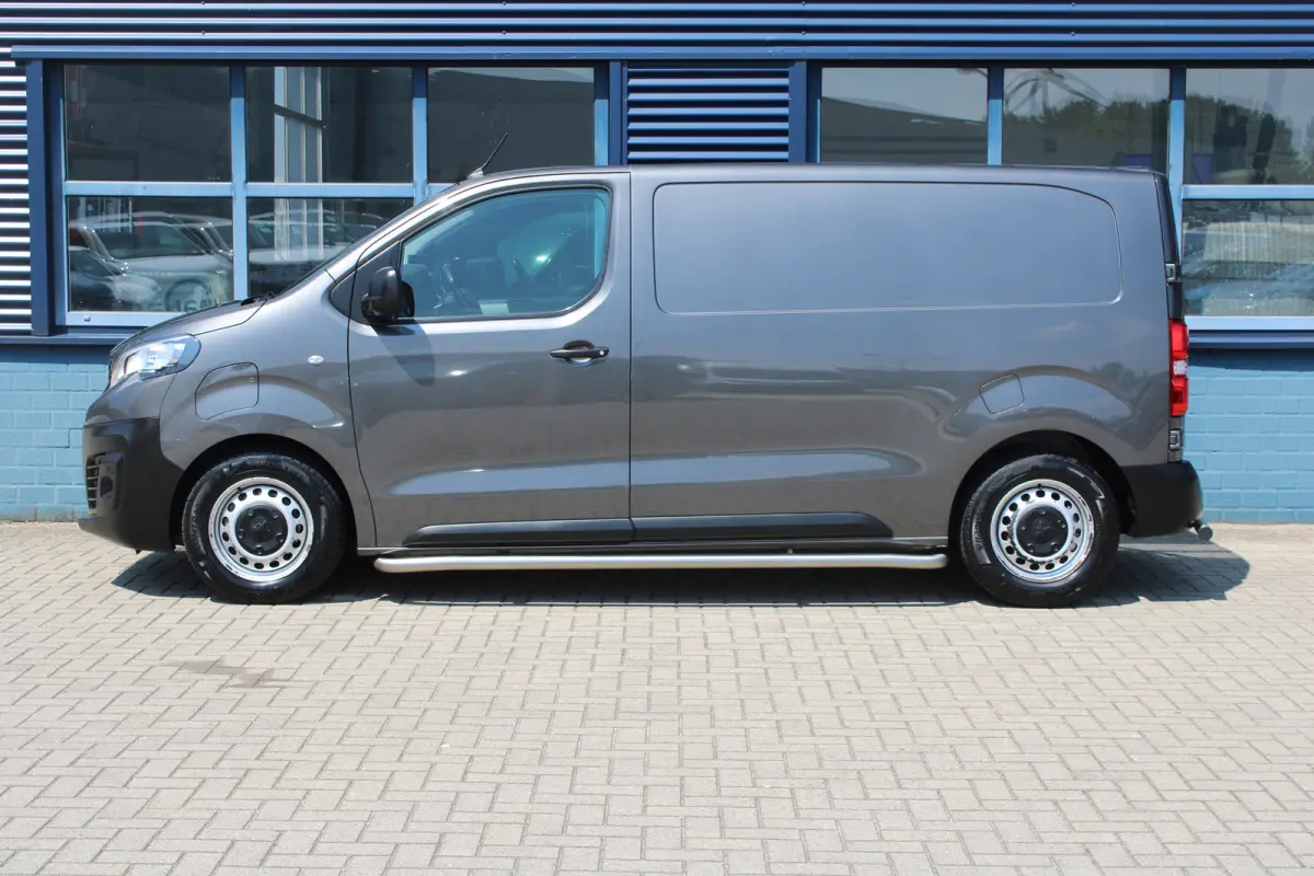 75 kWh | CAMERA | BETIMMERING | SIDE + BACK BARS | APPLE CARPLAY/ANDROID AUTO |
