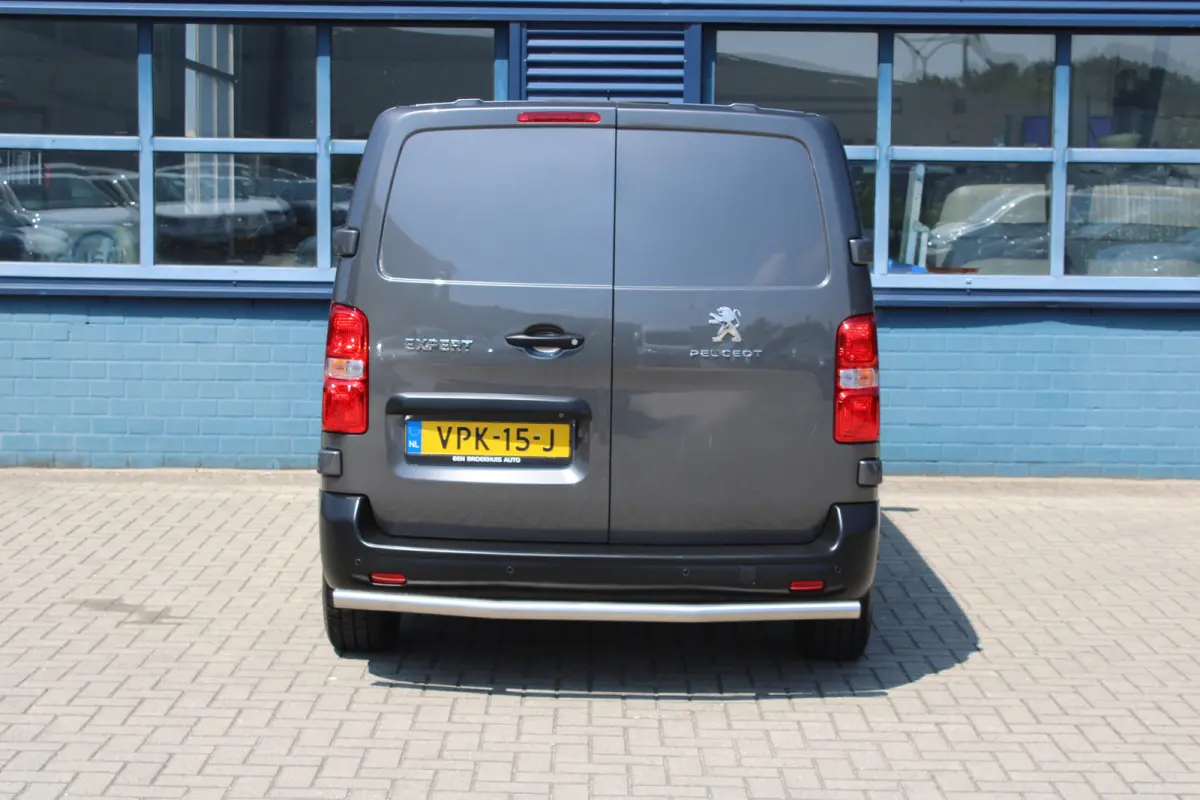 75 kWh | CAMERA | BETIMMERING | SIDE + BACK BARS | APPLE CARPLAY/ANDROID AUTO |