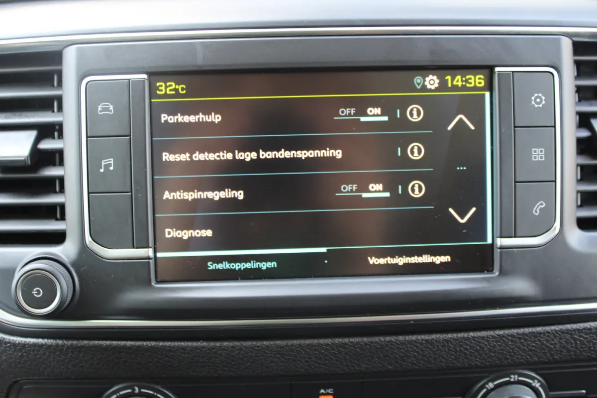 75 kWh | CAMERA | BETIMMERING | SIDE + BACK BARS | APPLE CARPLAY/ANDROID AUTO |