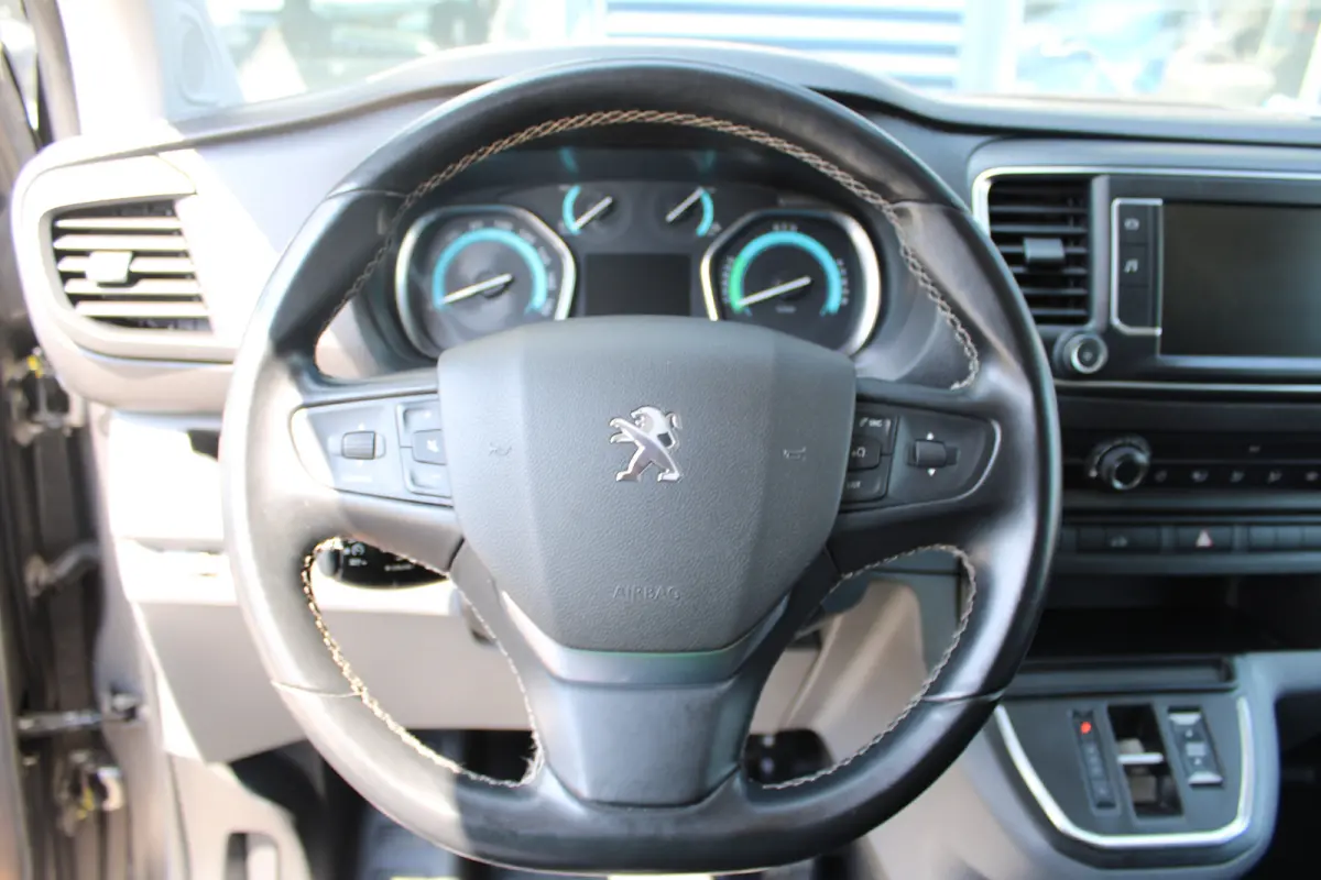 75 kWh | CAMERA | BETIMMERING | SIDE + BACK BARS | APPLE CARPLAY/ANDROID AUTO |