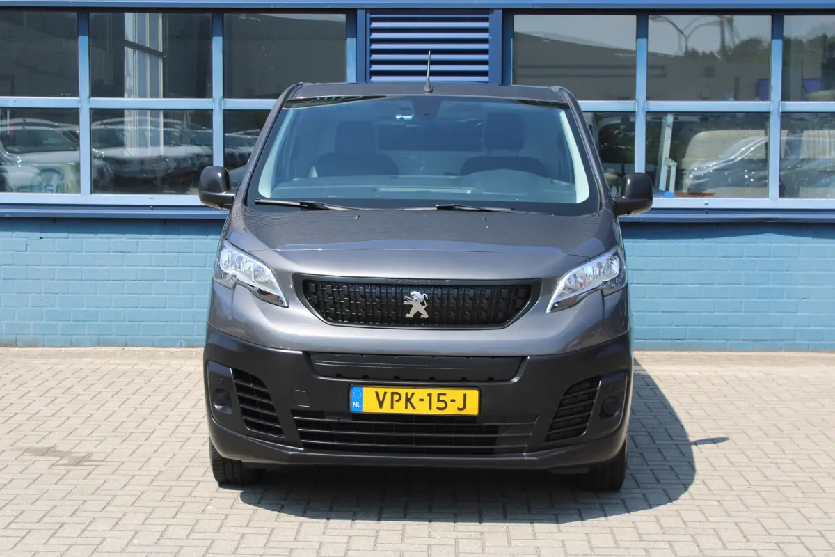 75 kWh | CAMERA | BETIMMERING | SIDE + BACK BARS | APPLE CARPLAY/ANDROID AUTO |