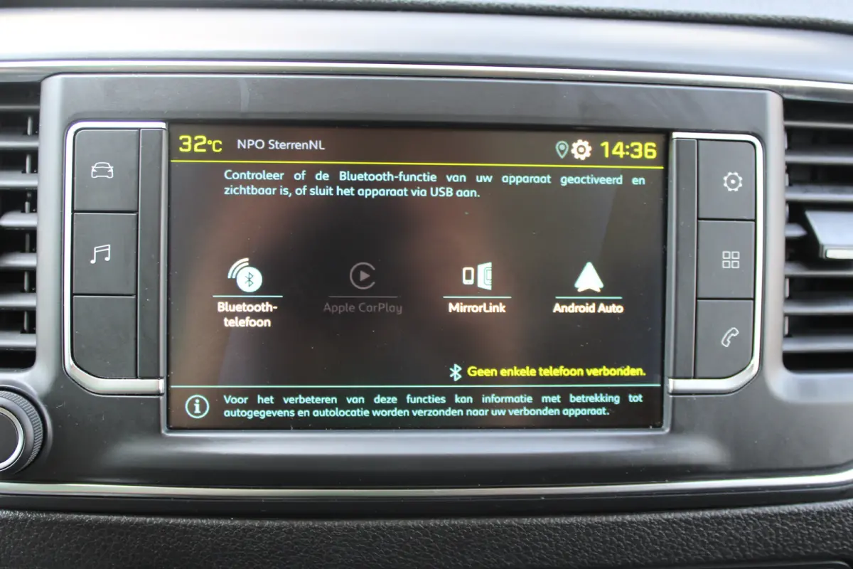 75 kWh | CAMERA | BETIMMERING | SIDE + BACK BARS | APPLE CARPLAY/ANDROID AUTO |