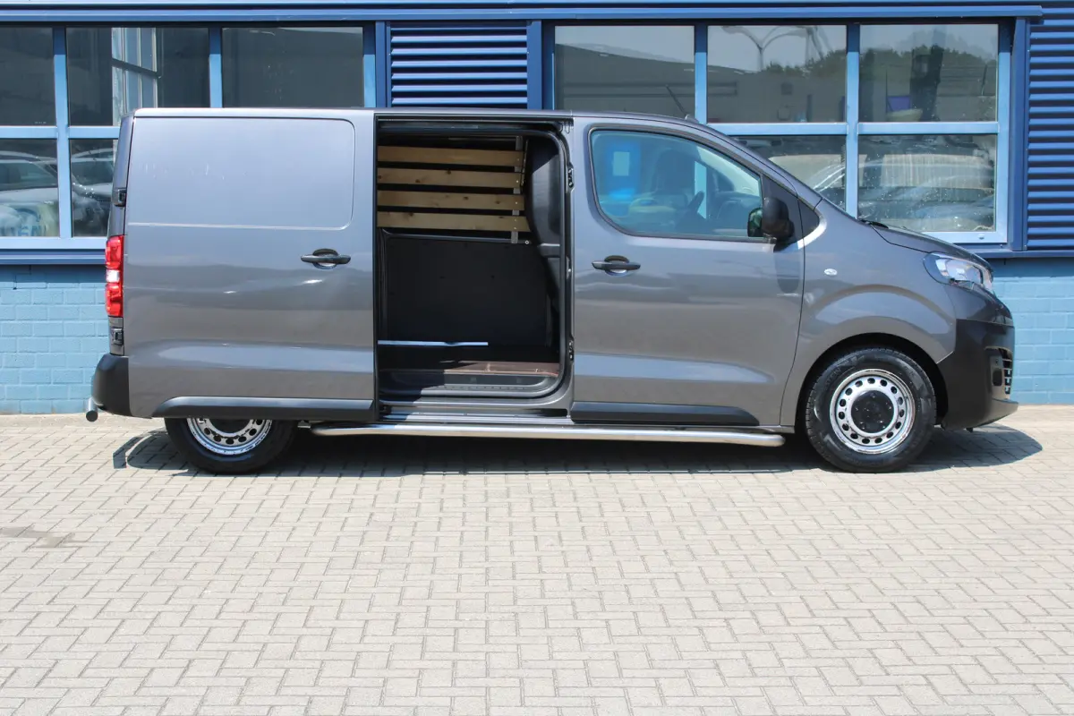 75 kWh | CAMERA | BETIMMERING | SIDE + BACK BARS | APPLE CARPLAY/ANDROID AUTO |