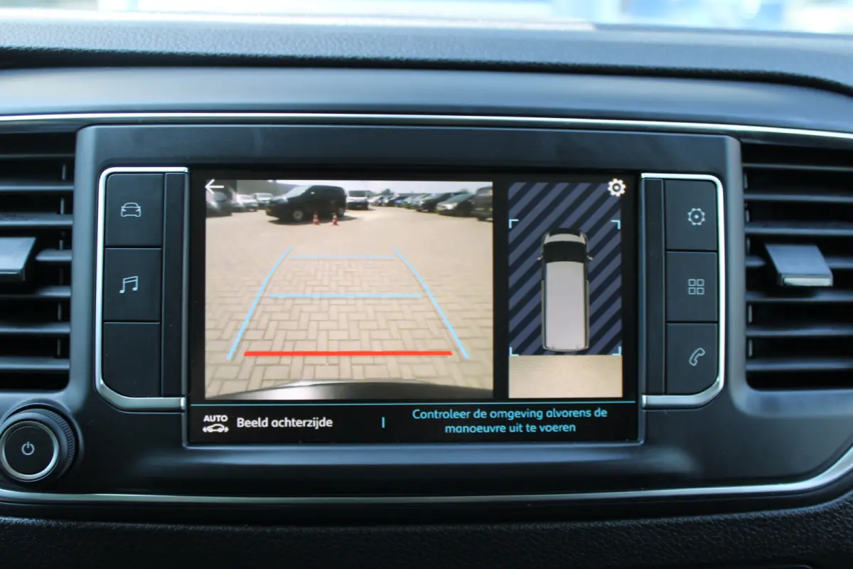 75 kWh | CAMERA | BETIMMERING | SIDE + BACK BARS | APPLE CARPLAY/ANDROID AUTO |