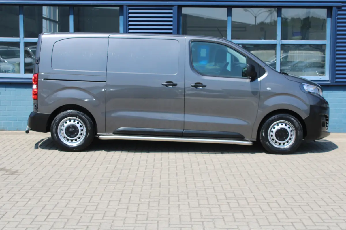 75 kWh | CAMERA | BETIMMERING | SIDE + BACK BARS | APPLE CARPLAY/ANDROID AUTO |