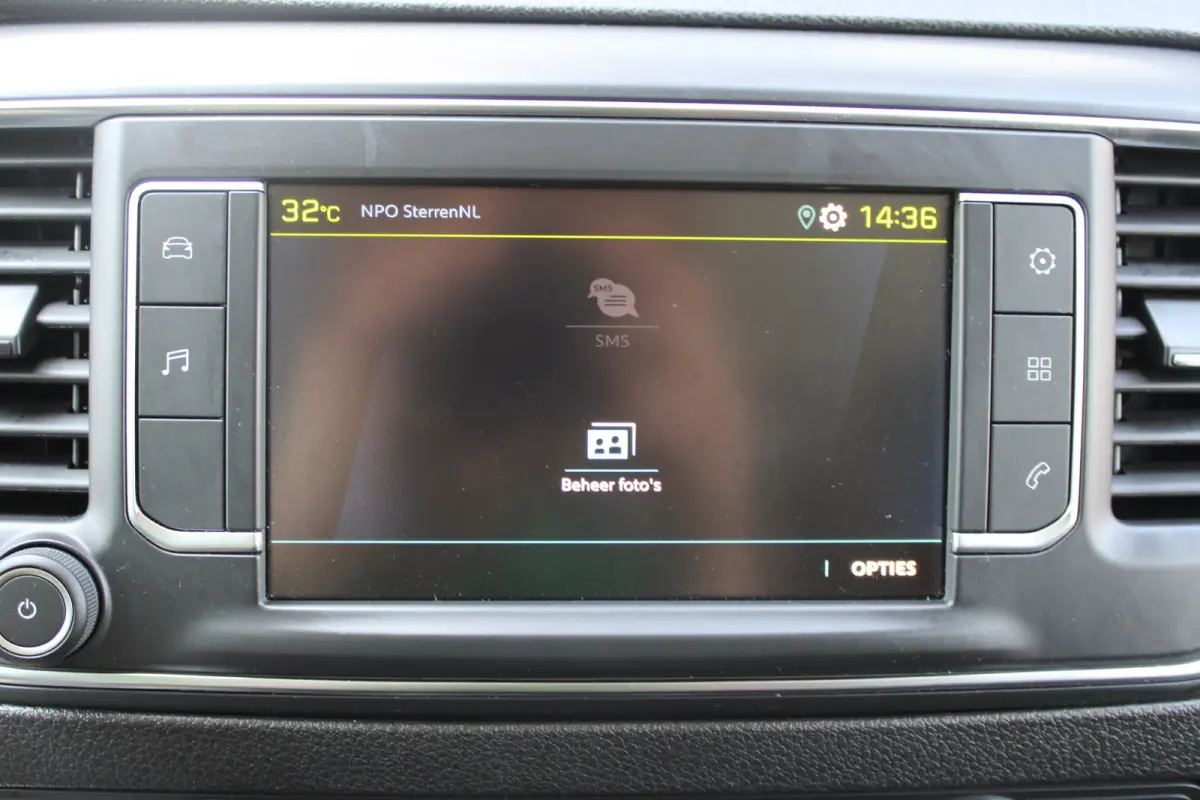 75 kWh | CAMERA | BETIMMERING | SIDE + BACK BARS | APPLE CARPLAY/ANDROID AUTO |