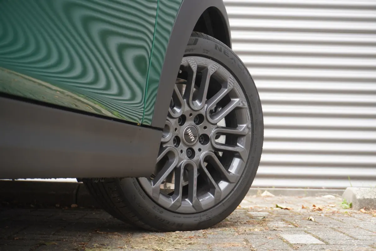 1.5 Cooper C Blackyard | Favoured Trim | Pakket M | Glazen panoramadak | Driving Assistant | HIFI System Harman Kardon | MINI Head-Up Display