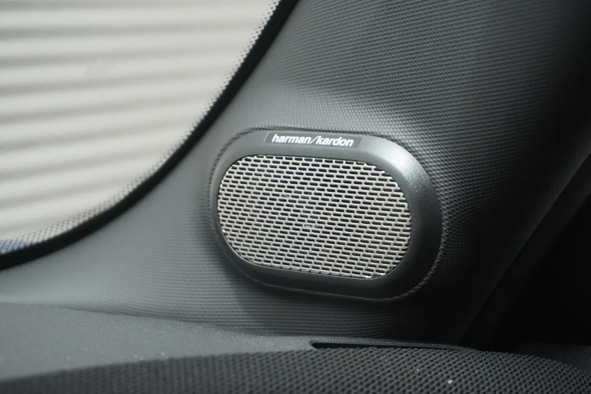 1.5 Cooper C Blackyard | Favoured Trim | Pakket M | Glazen panoramadak | Driving Assistant | HIFI System Harman Kardon | MINI Head-Up Display