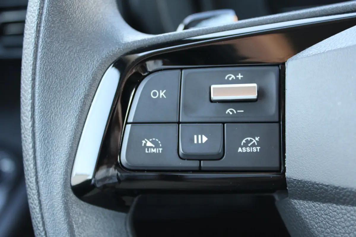 50kWh 136 PK | 8 JAAR GARANTIE | CAMERA | BETIMMERING | APPLE CARPLAY/ANDROID AUTO |
