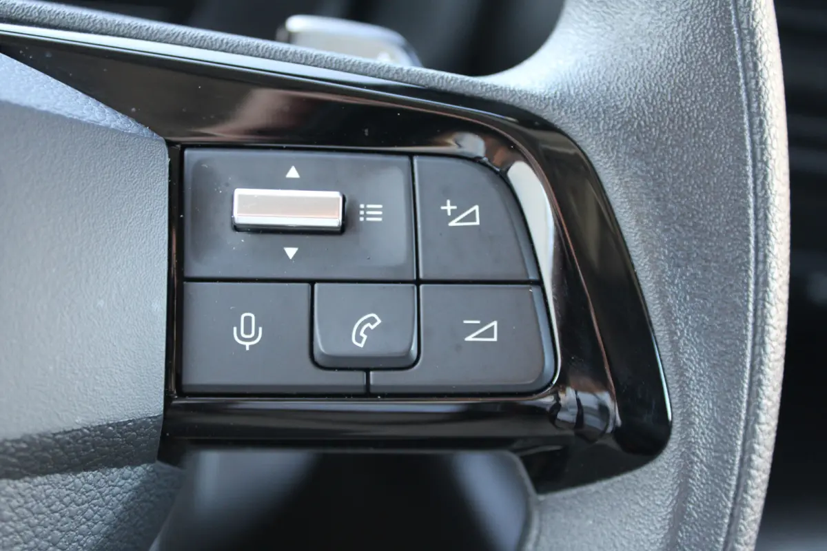 50kWh 136 PK | 8 JAAR GARANTIE | CAMERA | BETIMMERING | APPLE CARPLAY/ANDROID AUTO |