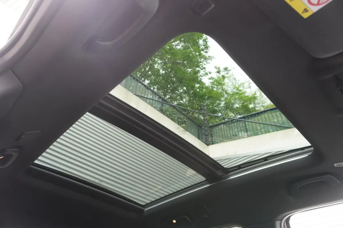 C | John Cooper Works Uitvoering | Pakket XL | Trekhaak met elektrisch wegklapbare kogel | Glazen panoramadak | Driving Assistant Professional