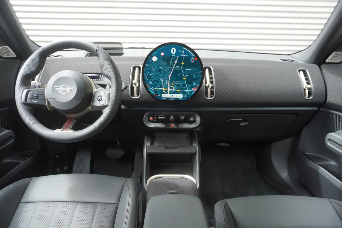 C | John Cooper Works Uitvoering | Pakket XL | Trekhaak met elektrisch wegklapbare kogel | Glazen panoramadak | Driving Assistant Professional