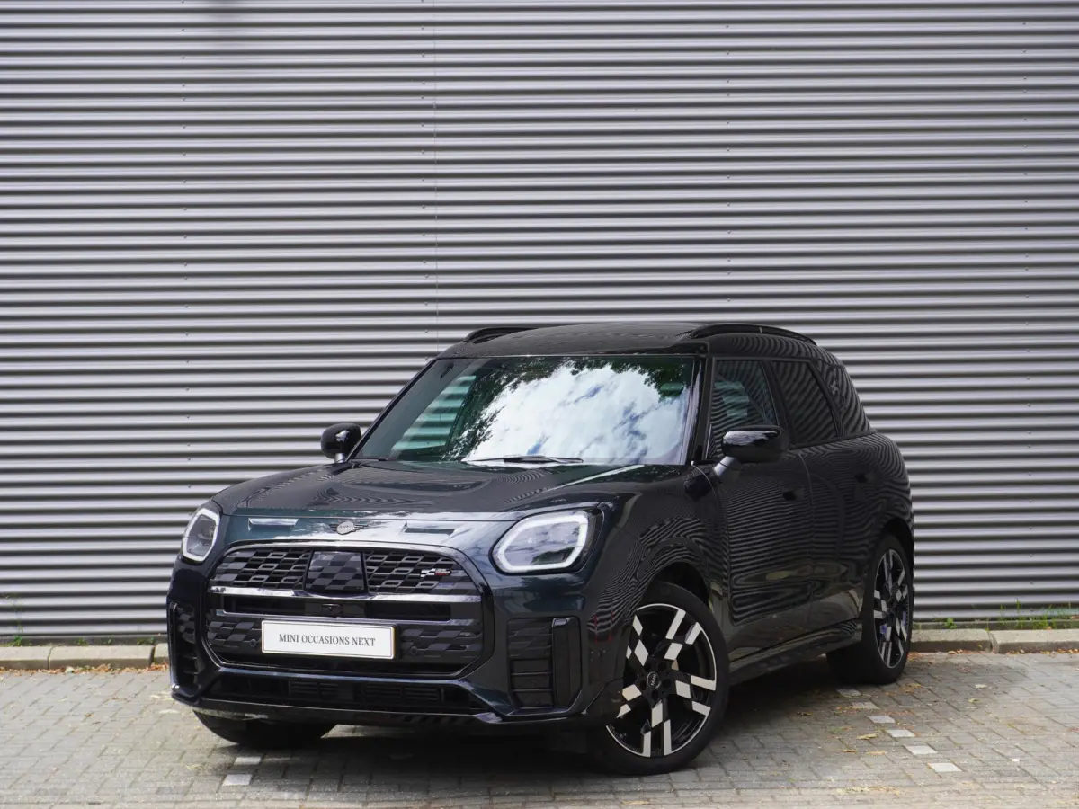 C | John Cooper Works Uitvoering | Pakket XL | Trekhaak met elektrisch wegklapbare kogel | Glazen panoramadak | Driving Assistant Professional
