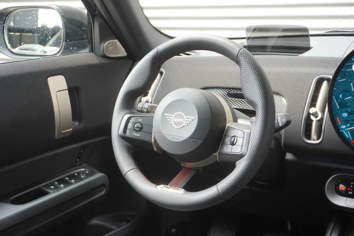 C | John Cooper Works Uitvoering | Pakket XL | Trekhaak met elektrisch wegklapbare kogel | Glazen panoramadak | Driving Assistant Professional