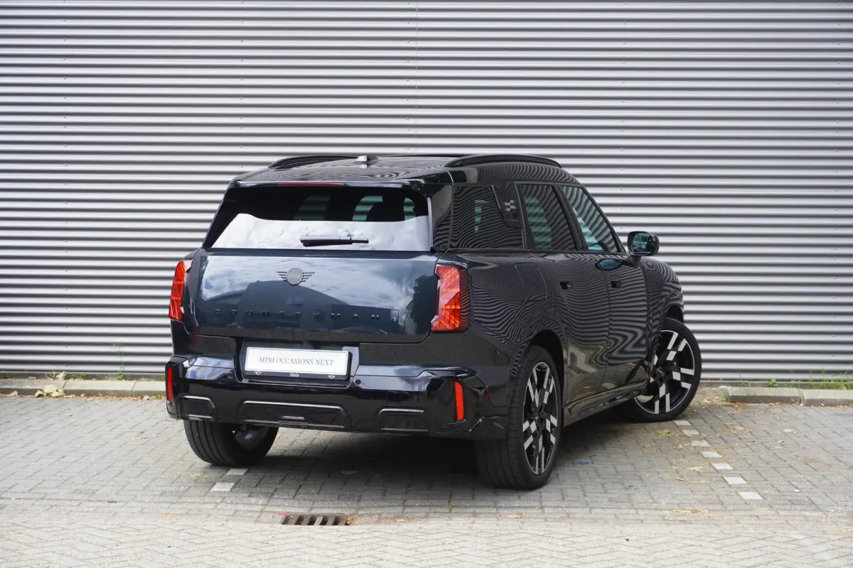 C | John Cooper Works Uitvoering | Pakket XL | Trekhaak met elektrisch wegklapbare kogel | Glazen panoramadak | Driving Assistant Professional