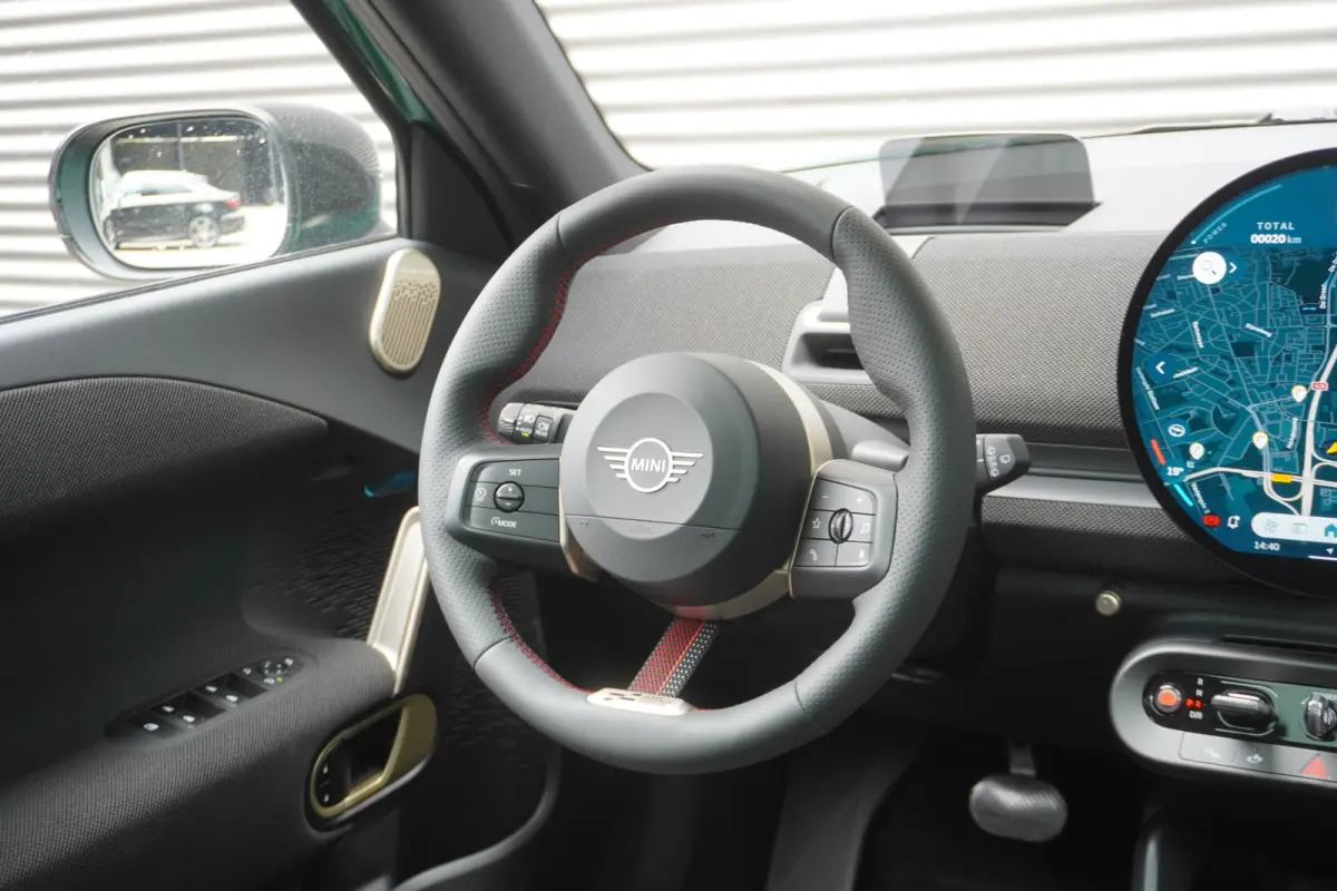 E | John Cooper Works Uitvoering | Pakket L | Glazen panoramadak | HIFI System Harman Kardon | MINI Head-Up Display