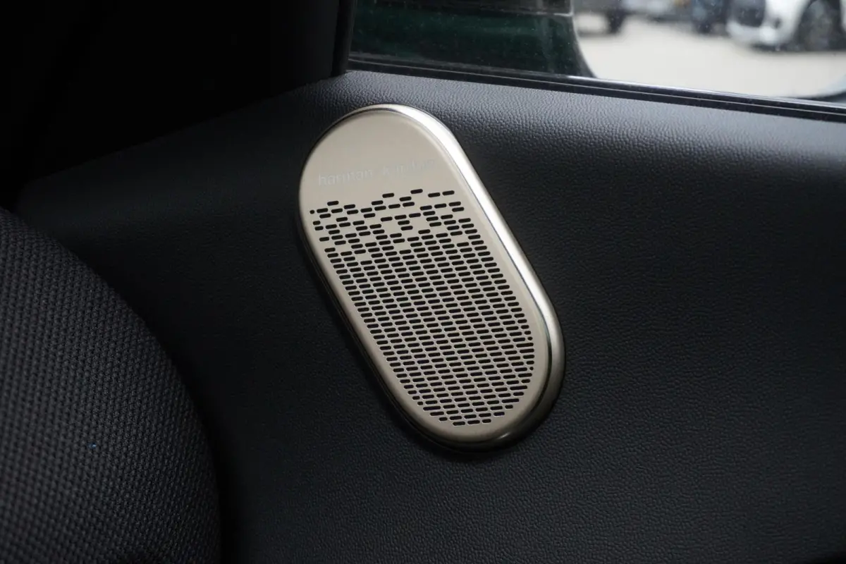 E | John Cooper Works Uitvoering | Pakket L | Glazen panoramadak | HIFI System Harman Kardon | MINI Head-Up Display