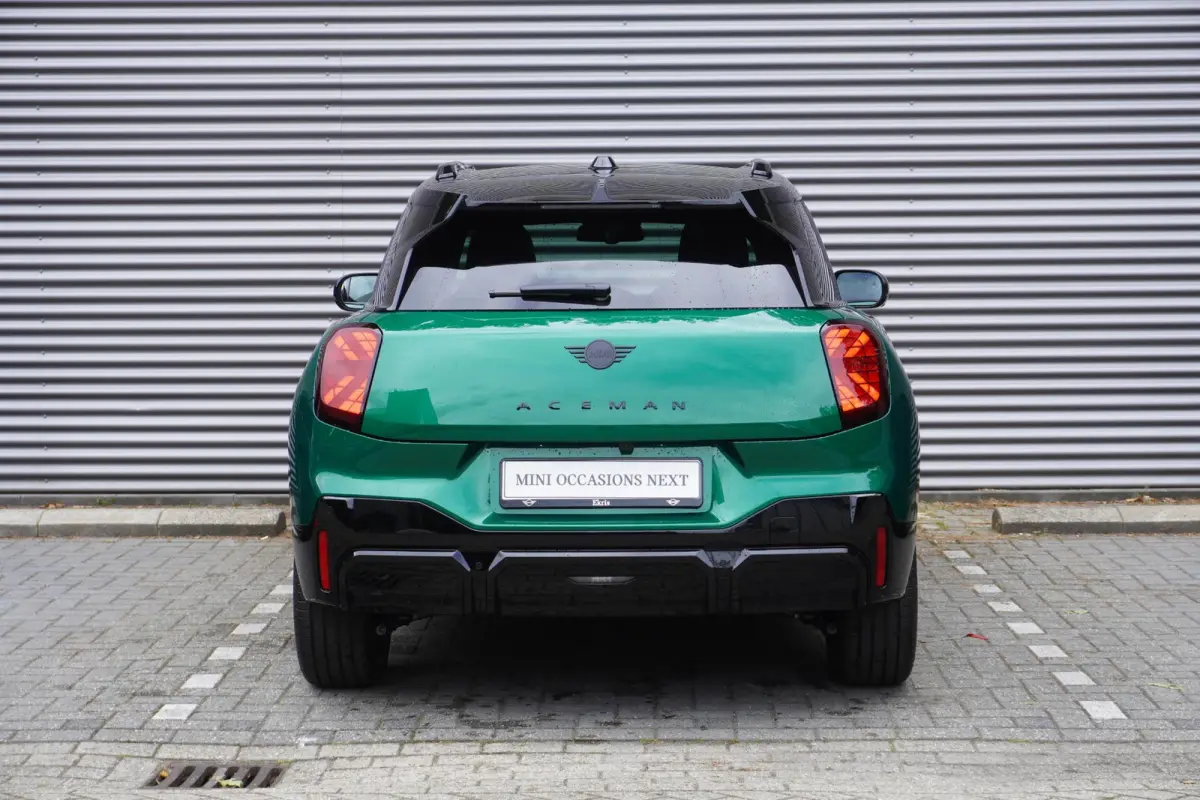 E | John Cooper Works Uitvoering | Pakket L | Glazen panoramadak | HIFI System Harman Kardon | MINI Head-Up Display