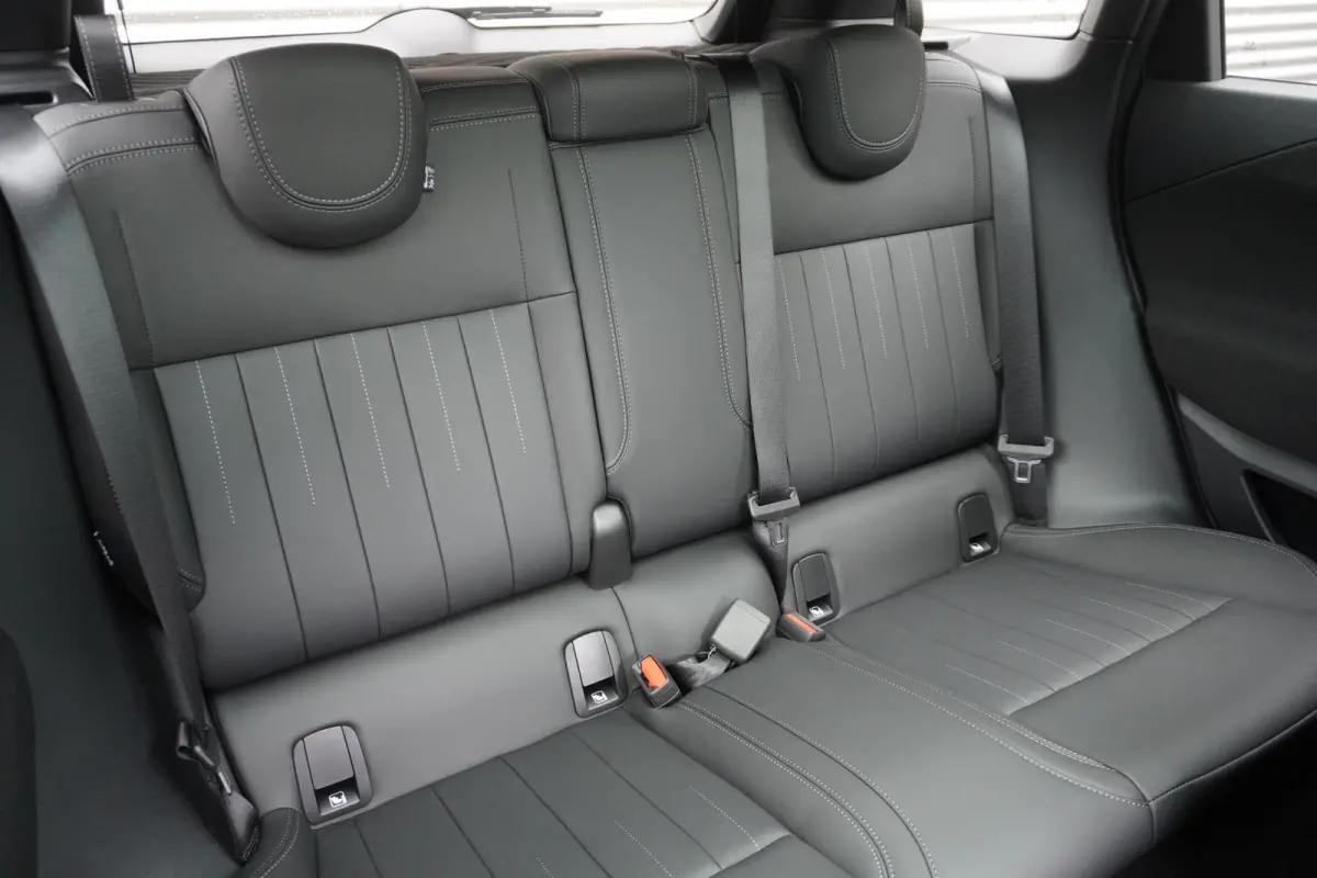 E | John Cooper Works Uitvoering | Pakket L | Glazen panoramadak | HIFI System Harman Kardon | MINI Head-Up Display