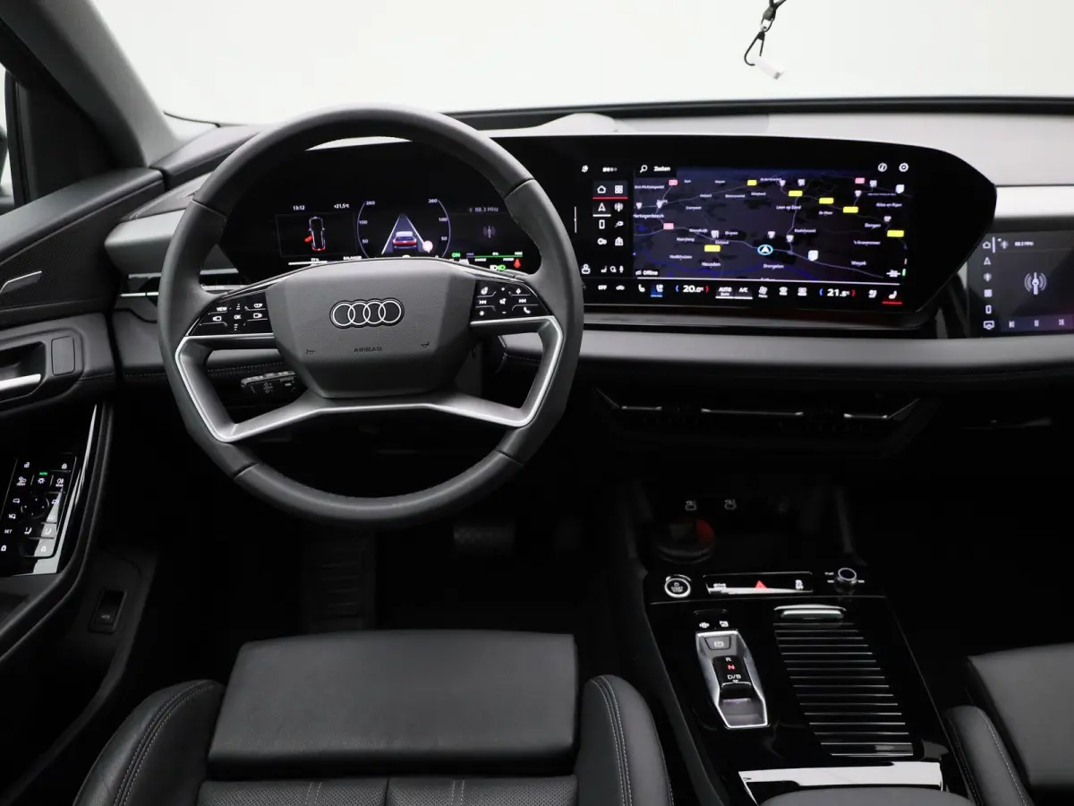 edition performance 100 kWh | Adaptive cruise control | Luchtvering | Stuurverwarming | Stoelverwarming voor & achter | Bang & Olufsen Premium 3D | Dodehoekdetectie | 360 graden camera | Ele