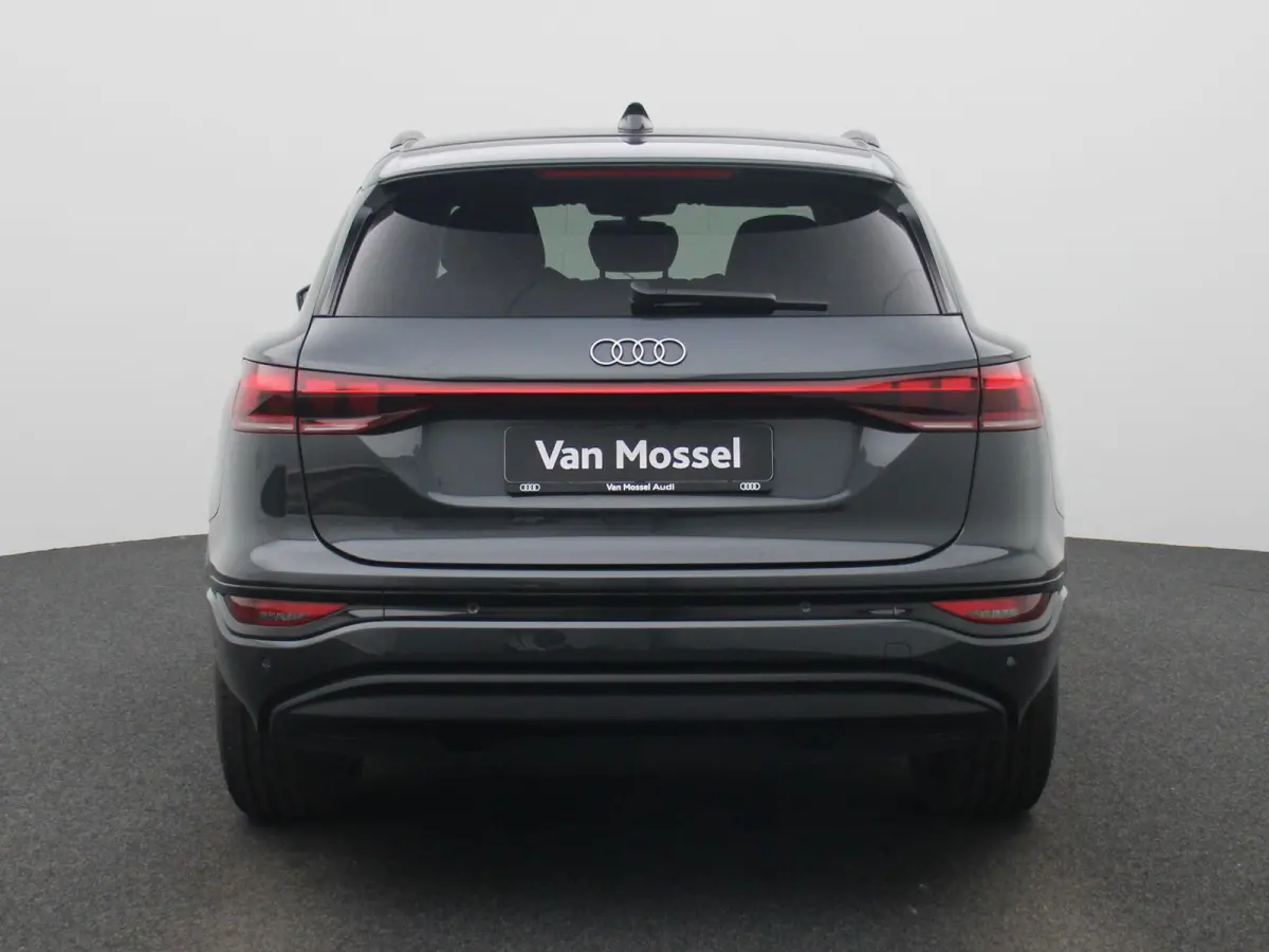 edition performance 100 kWh | Adaptive cruise control | Luchtvering | Stuurverwarming | Stoelverwarming voor & achter | Bang & Olufsen Premium 3D | Dodehoekdetectie | 360 graden camera | Ele