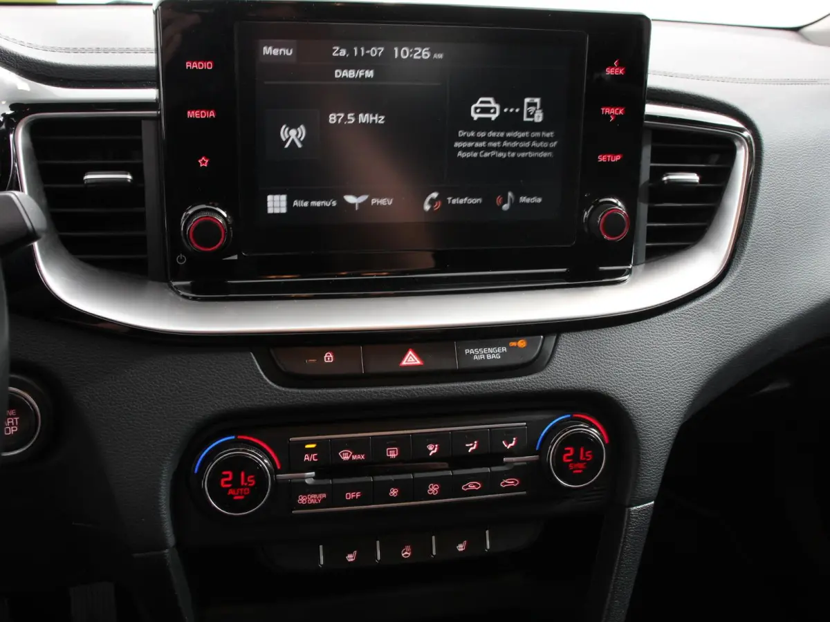 1.6 GDI PHEV DynamicLine Automaat Climate control Keyless Cruise control LED Parkeersensoren achter Camera Stuur verwarming Stoel verwarming Apple Carplay/ Andriod Auto