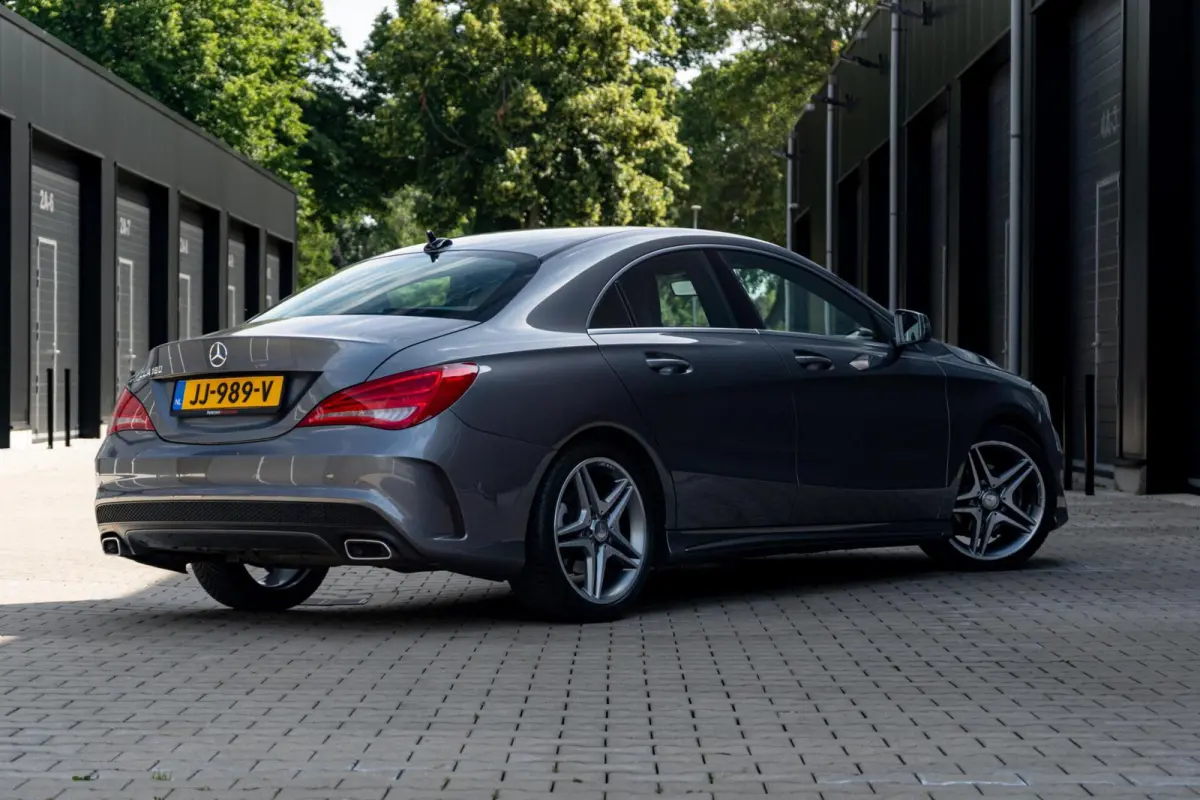 180 AMG *Leder* Automaat* Groot Navi*