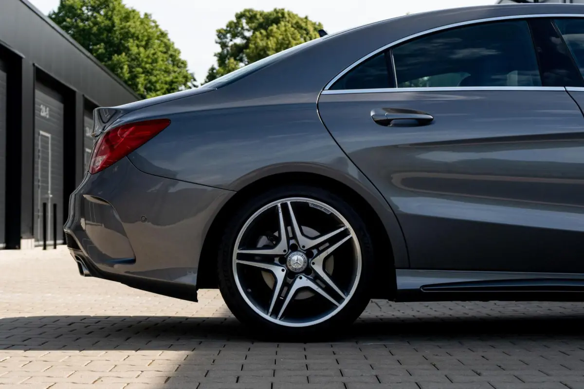 180 AMG *Leder* Automaat* Groot Navi*