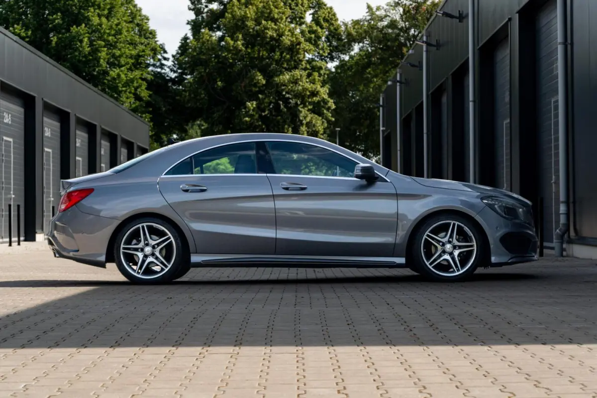 180 AMG *Leder* Automaat* Groot Navi*