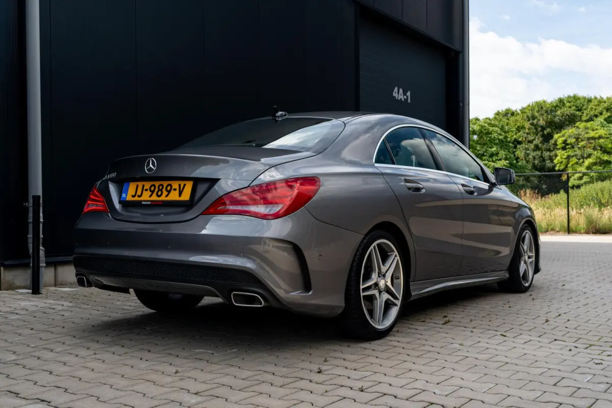 180 AMG *Leder* Automaat* Groot Navi*