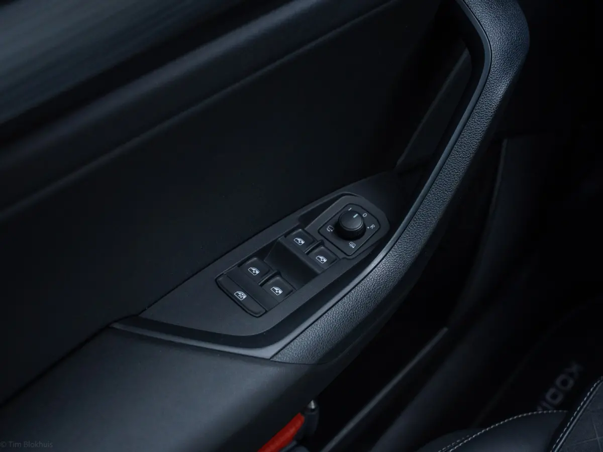 1.5 TSI Business Edition 7p. NIEUWSTAAT I 1ste eig. I 7 persoons I 1800kg I 150PK I Camera I Leer I 18" I Carplay I BTW-auto I