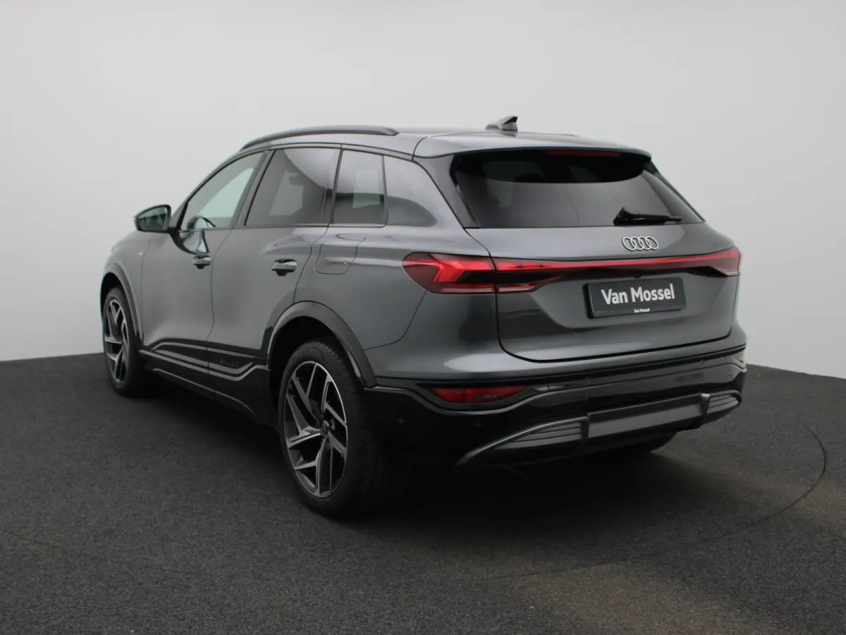 edition 83 kWh | Adaptive cruise control | Dodehoekdetectie | Climate control | Stoelverwarming voor & achter | Stuurverwarming | 360 graden camera | Carbon pakket | Privacy glas | Warmtepom