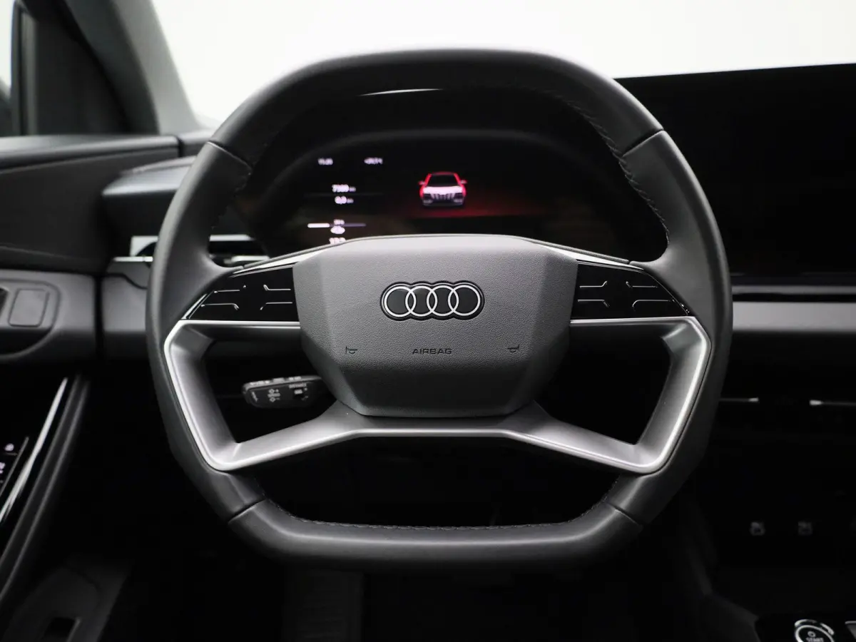 edition 83 kWh | Adaptive cruise control | Dodehoekdetectie | Climate control | Stoelverwarming voor & achter | Stuurverwarming | 360 graden camera | Carbon pakket | Privacy glas | Warmtepom